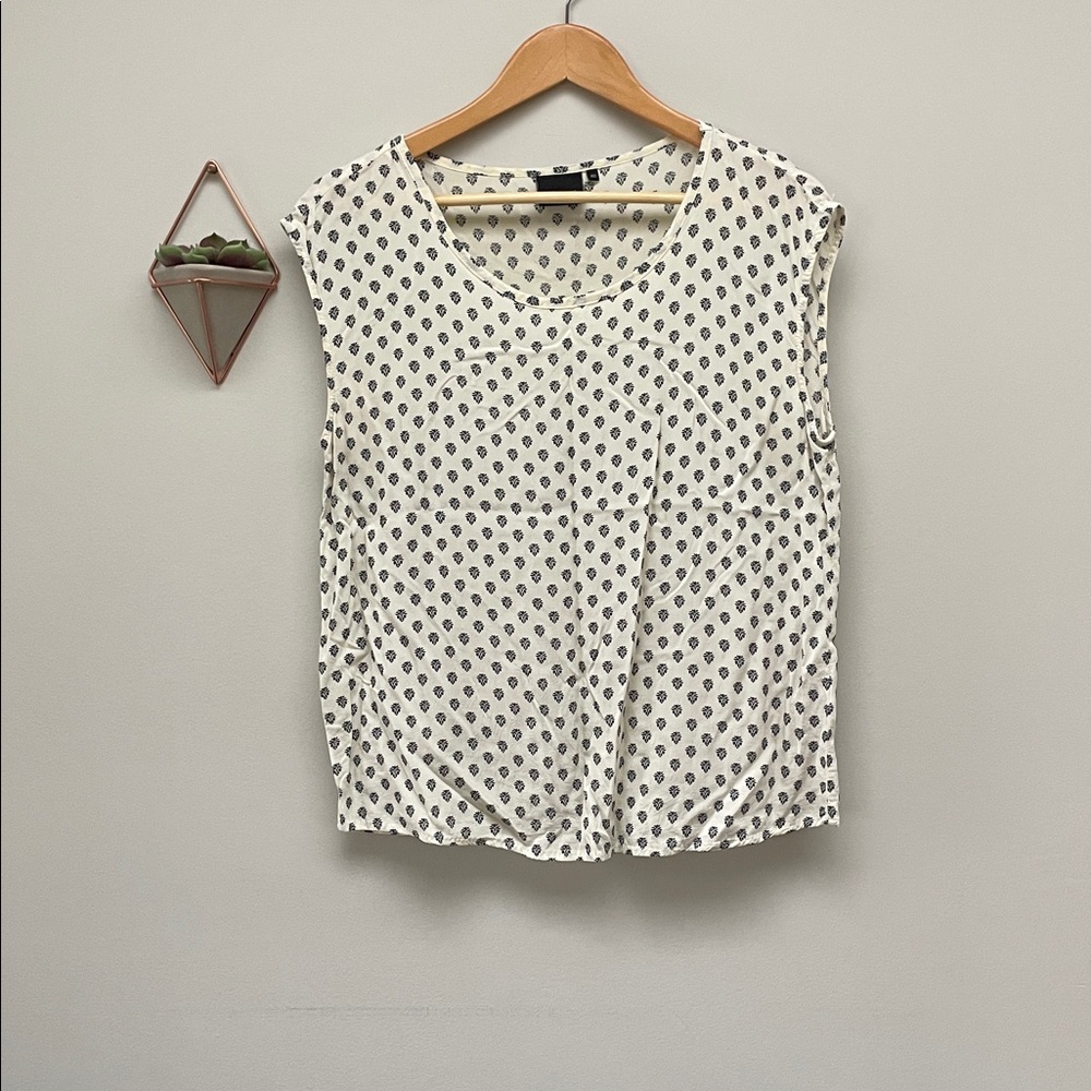Simons Sleeveless Patterned Top